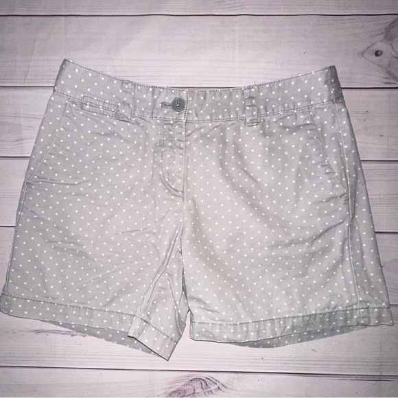 Ann Taylor Gray Polka Dot Women's Shorts - Picture 1 of 8